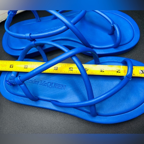 Alexander McQueen Toe Loop Strappy Blue Flat Sandal Size 6.5 Pre-Owned - Picture 6 of 7